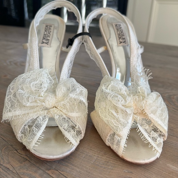 Badgley Mischka Cream Lace Slingback Heels. Vintage. - Picture 6 of 10